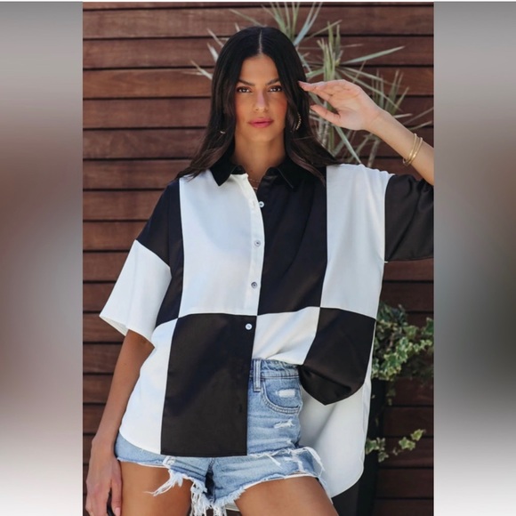 SOLD Vici Fenella Button Down Top - Picture 2 of 5